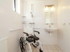 House | Bathroom - Modern Holiday Home in Sondel With Terrace (Sondel)
