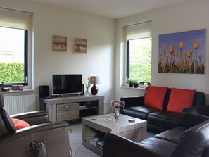 DVD player - Modern Holiday Home in Sondel With Terrace (Sondel)