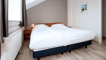 House | 3 bedrooms, individually furnished, bed sheets