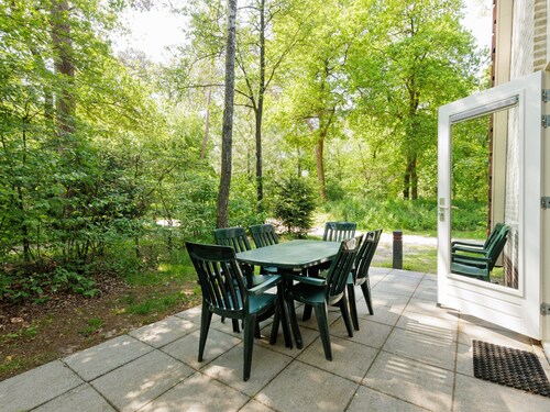 Hoenderloo Getaway With Pool