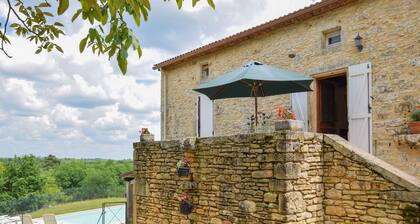Lush Holiday Home in Montcabrier With Swimming Pool