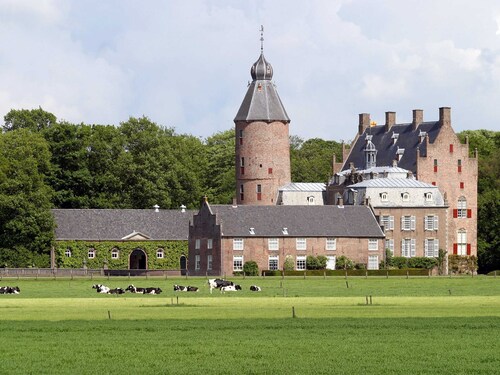 Cozy Holiday Home with Garden near Zwolle