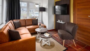 Living room - Traditional Holiday Home with 2 Bathrooms near River Moselle (Ediger-Eller)