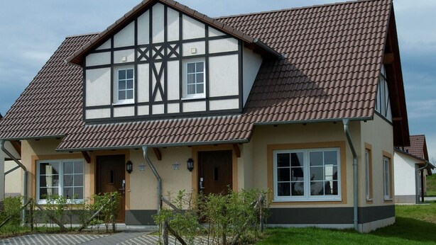 Exterior - Traditional Holiday Home with 2 Bathrooms near River Moselle (Ediger-Eller)