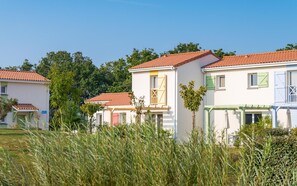 House | Exterior - Well-kept Apartment, With Dishwasher (Talmont-Saint-Hilaire)