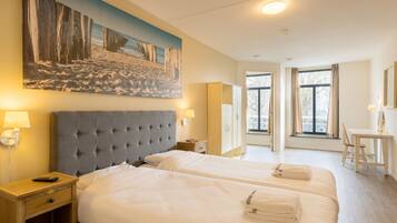 3 bedrooms, individually furnished, bed sheets