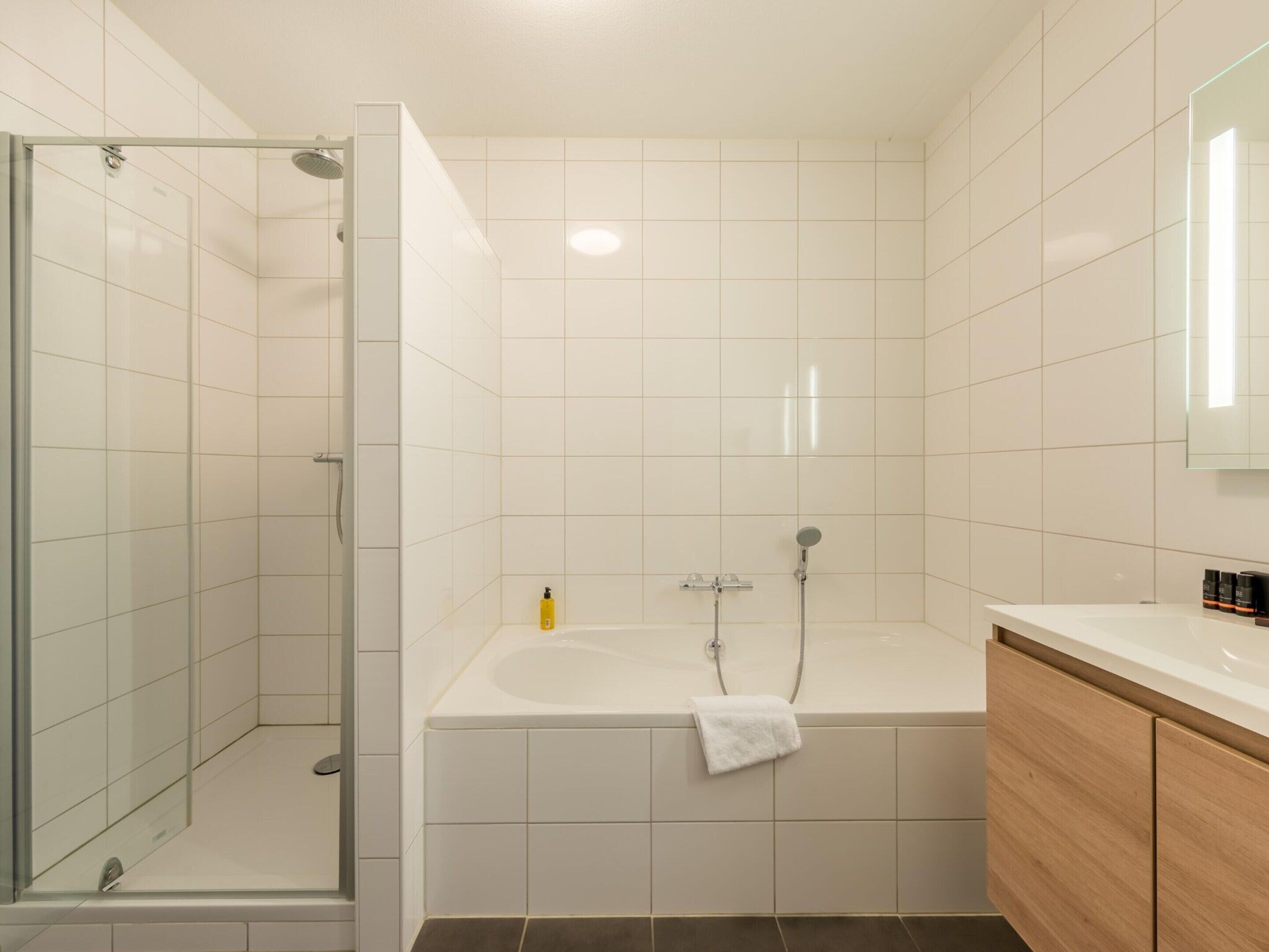 Apartment | Bilik Mandi