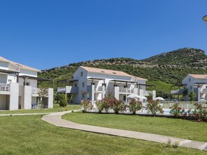 Exterior - Apartment in Corsica Near Beaches (Oletta)