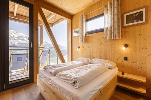 Chalet | 4 bedrooms, individually furnished, bed sheets