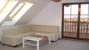 House | Living room | DVD player - Quaint Holiday Home in Kröpelin With Balcony (Boergerende-Rethwisch)