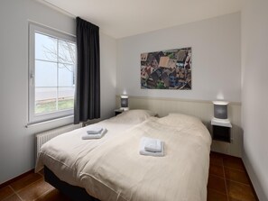 3 bedrooms, individually furnished