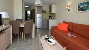 House | Living room - Family-friendly Apartment (Salleles-d'Aude)