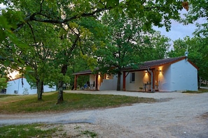 Exterior - Bungalow in France With Private Garden (Mauroux)