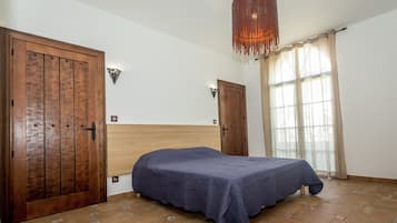 2 bedrooms, individually furnished, bed sheets