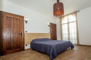 2 chambres, ameublement personnalisé, draps fournis