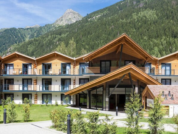 Exterior - Apartment in Chamonix With Heated Pool (Chamonix-Mont-Blanc)