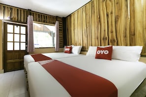 Deluxe Double Room | Desk, free WiFi, bed sheets