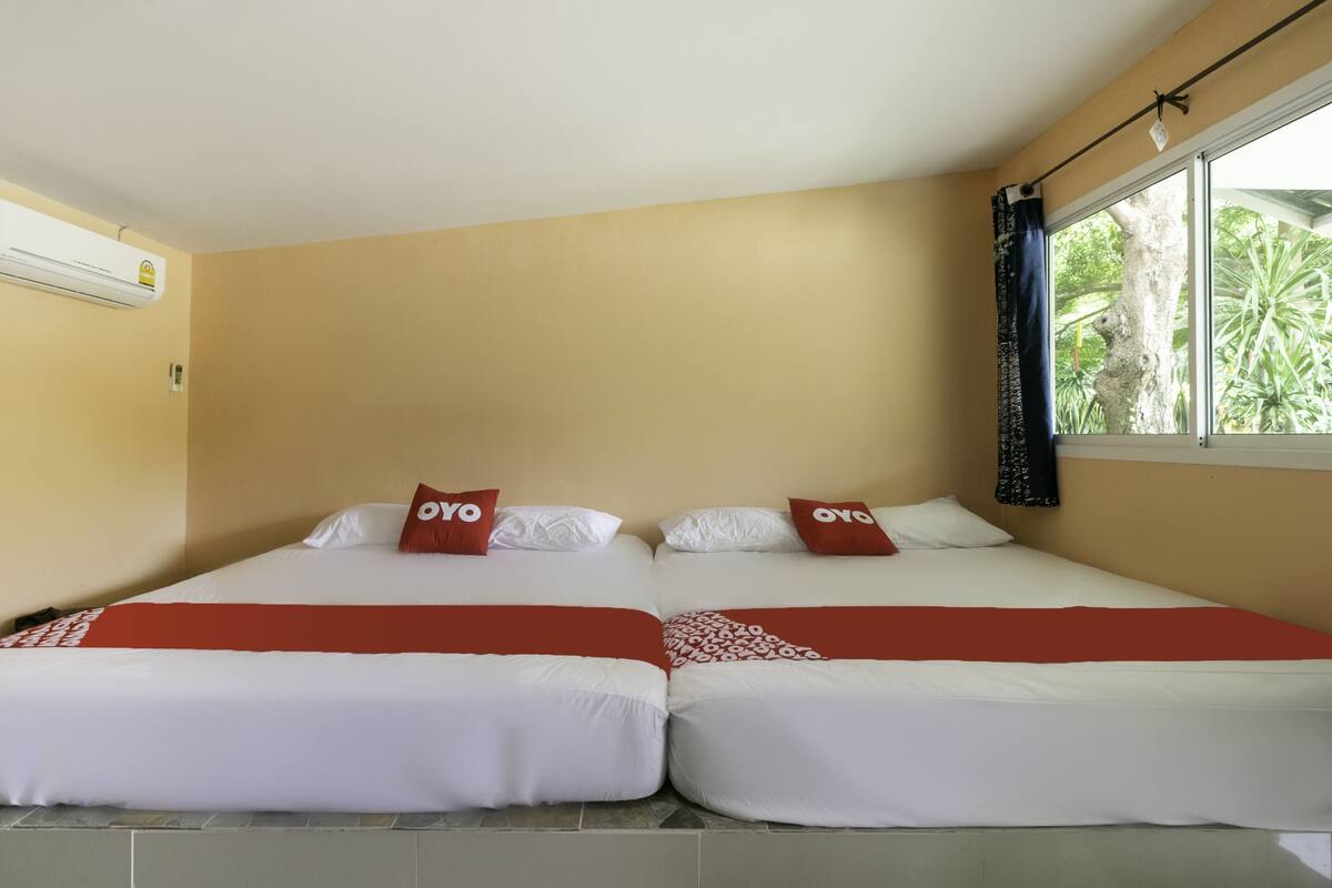 Family Suite | Desk, free WiFi, bed sheets