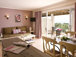 Apartment | Living room - Bright Apartment in French Style Near the Beach of Issambres (Roquebrune-sur-Argens)