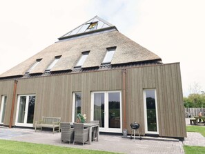 Exterior - Converted Farmhouse Holiday Apartments in Rural Location (Callantsoog)
