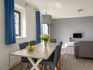House | Dining - Restyled Apartment on the Markermeer (Volendam)