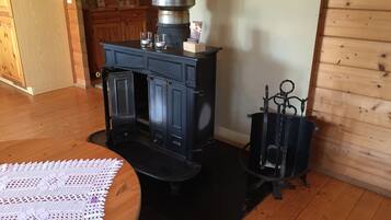 2 bedrooms, individually furnished, bed sheets