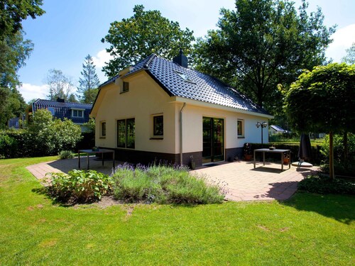 Luxurious Villa With Dishwasher, in the Nature of De Veluwe