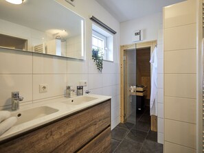 Bathroom - Nice Villa With Sauna, Whirlpool & Steam Shower (Roggel)