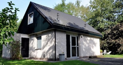 Detached House With Dishwasher, Giethoorn at 21 km