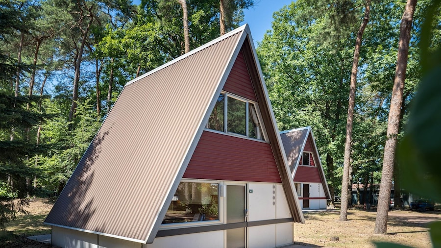 Bungalow in Bospark 't Wolfsven Near Nature