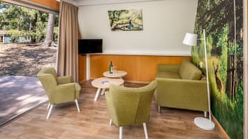 Bungalow | Living area | TV