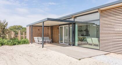 Comfy Lodge with 2 Bathrooms near Beach