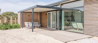 Comfy Lodge with 2 Bathrooms near Beach