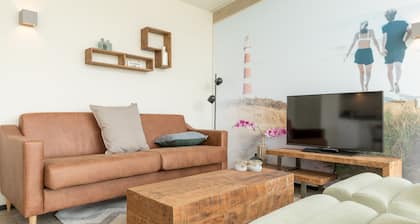 Comfy Lodge with 2 Bathrooms near Beach