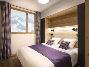 Apartment | Room amenity - Attractive Apartment in a Chalet Directly on the ski Slope (Tignes)