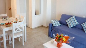 Unclassified image, 3 of 17, button - Beautiful Maisonette With Terrace in the Beautiful Provence (Cabries)