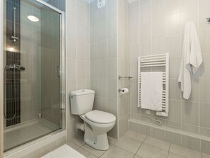 Apartment | Bathroom - Apartment in Cote D'amour by La Baule Bay (Pornichet)