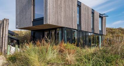 Modern Lodge With 2 Bathrooms, Near the Beach