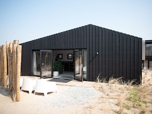 House | Exterior - Modern Lodge With 2 Bathrooms, Near the Beach (Zandvoort)