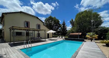 Luxurious Villa in Cazaubon With Swimming Pool