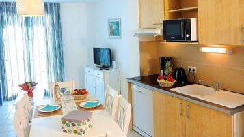 Apartment | Dapur peribadi | Peti sejuk, ketuhar gelombang mikro, mesin basuh pinggan mangkuk