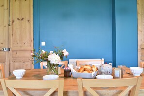 House | Dining - Castle in Asnieres With Tennis & Forest Views (Asnieres)