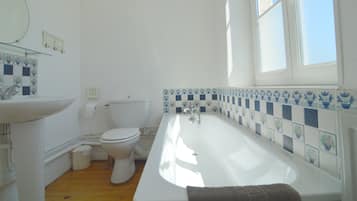 House | Bathroom