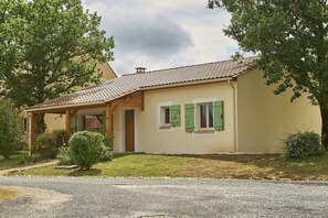 Exterior - Bungalow in Lanzac Near Dordogne River (Lanzac)