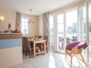 Dining - Comfortable House With Dishwasher, Located in Nature Reserve (Fort-Mahon-Plage)