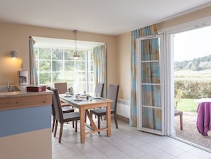 Dining - Comfortable House With Dishwasher, Located in Nature Reserve (Fort-Mahon-Plage)