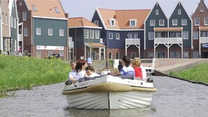 Exterior - Cozy Holiday Home in Volendam Style on the Markermeer (Volendam)