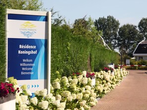 House | Exterior - Nice House with Dishwasher near Sea & Beach (Schoorl)