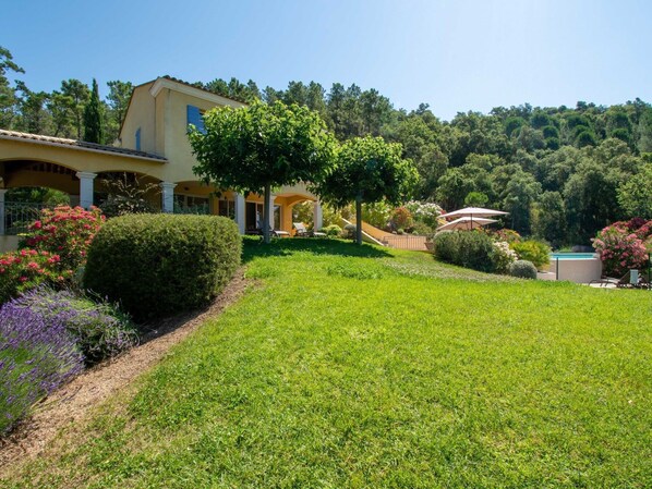 Exterior - Modern Villa in Le Muy Countryside With Private Pool (Le Muy)