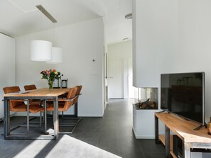Chalet | Dining